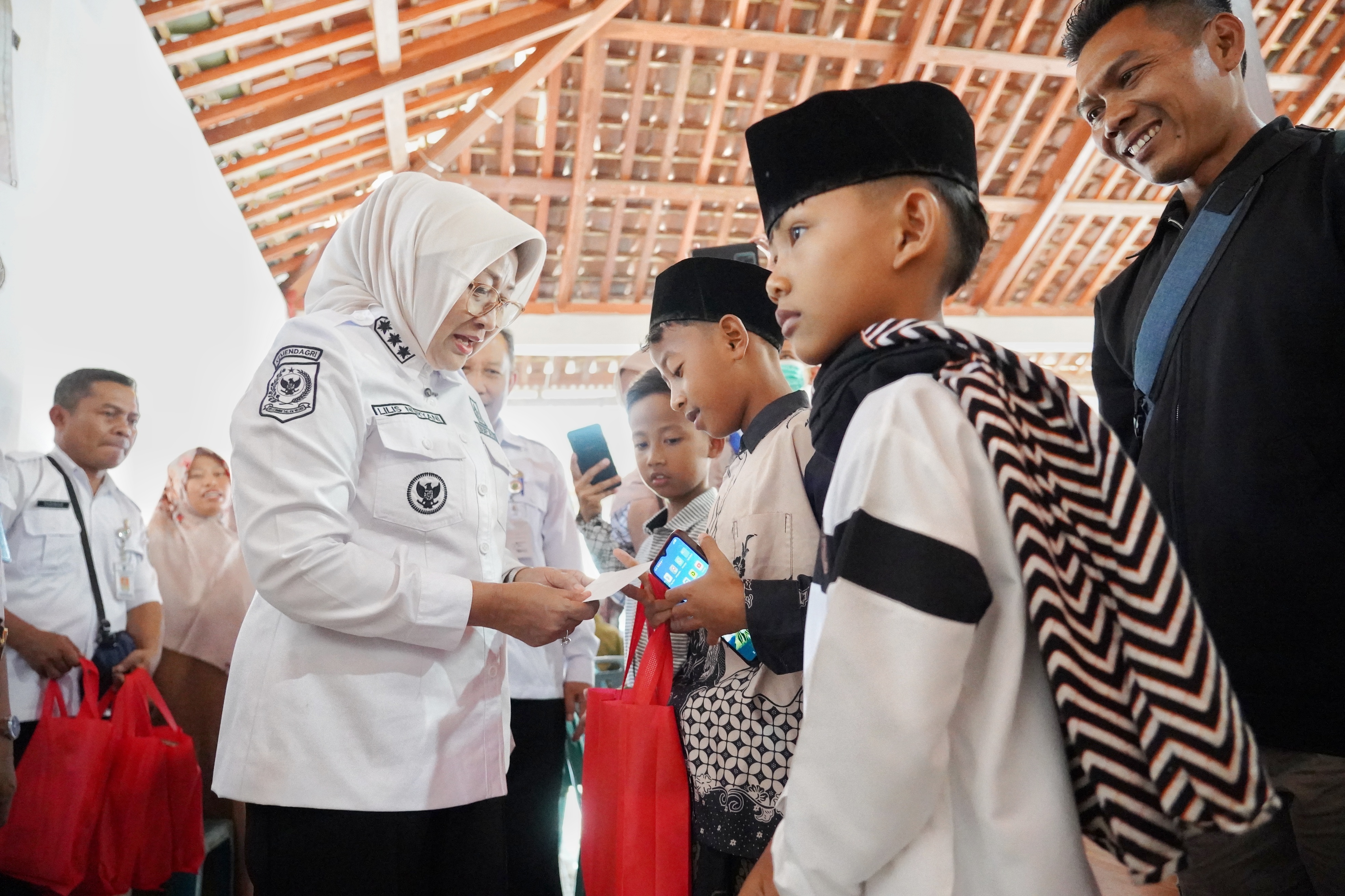 Pengobatan Gratis  & Speling RSUD Prembun di Desa Kalijering