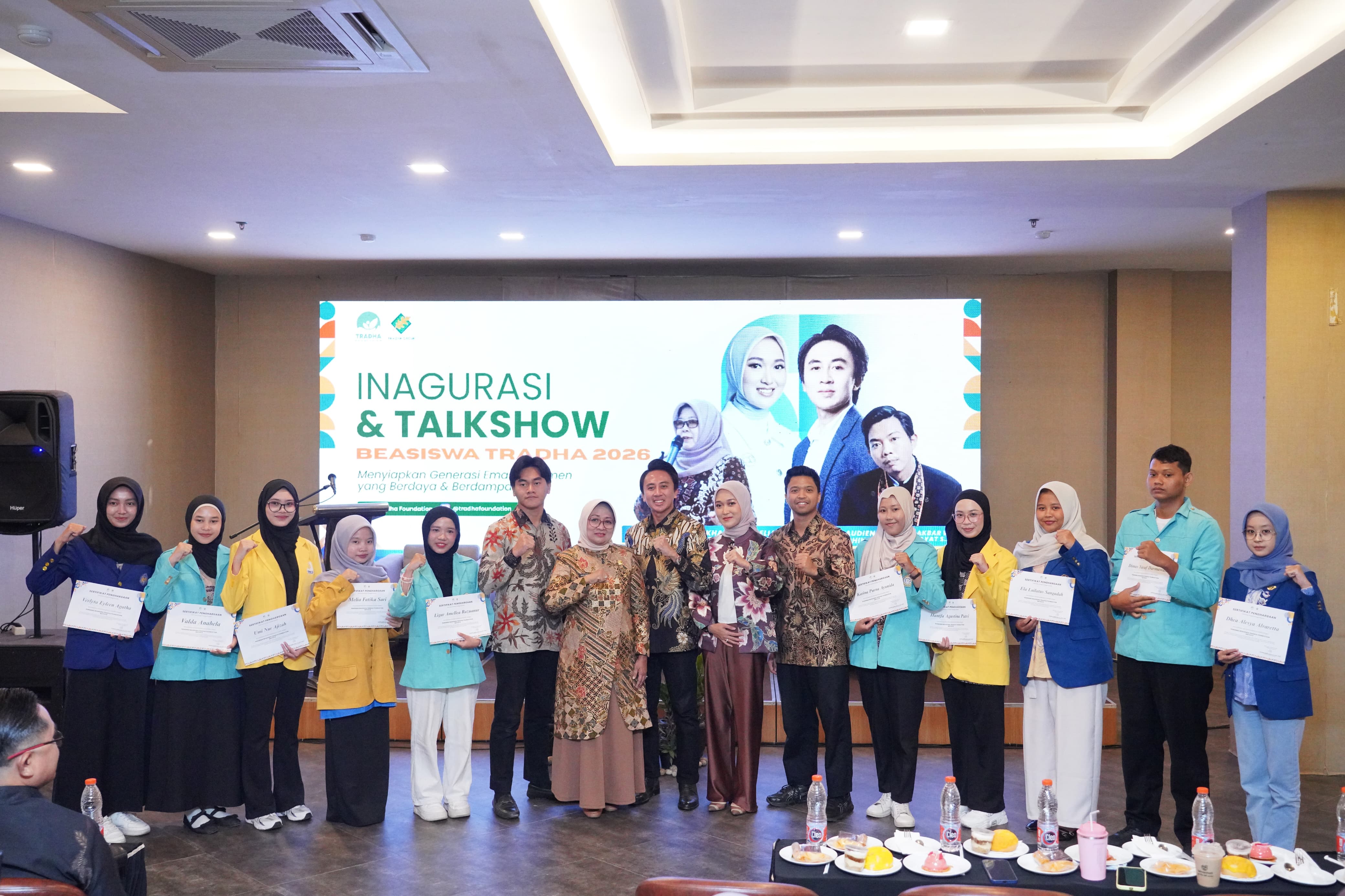 Lebih dari 20 Tahun Mengabdi, Tradha Foundation Konsisten Berikan Beasiswa untuk 10 Mahasiswa Kebumen