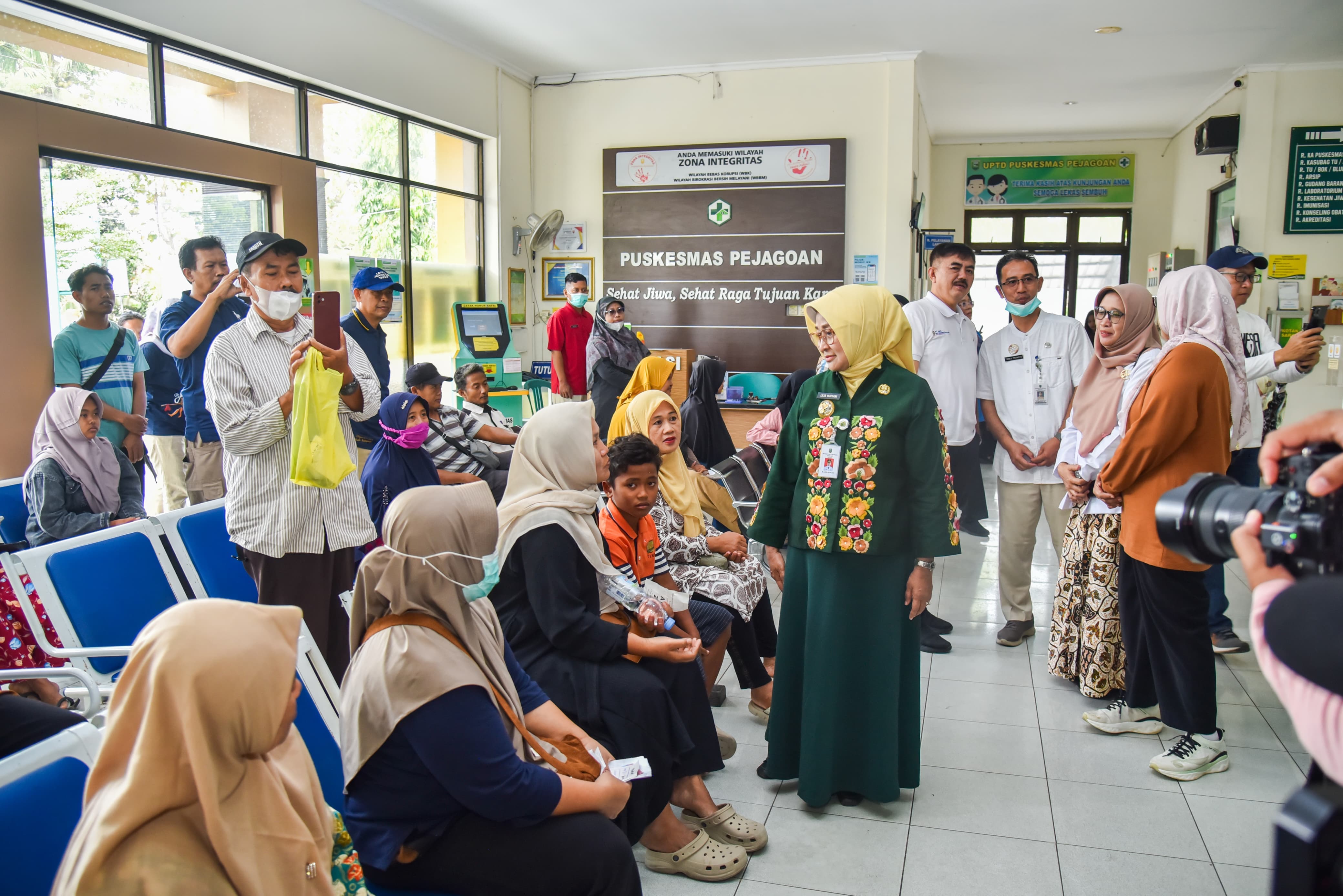 Bupati Kebumen Monitoring Layanan Kesehatan di Puskesmas Pejagoan, Warga Sebut Pelayanan Bagus