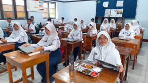 Selama Ramadhan MBG di Kebumen Tetap Ada, Makanan Bisa Dibawa Pulang