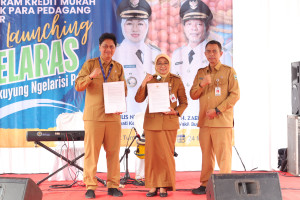 Bupati Lilis Nuryani Luncurkan Program Selaras, Sengkuyung Nglarisi Pasar