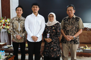 Kaesang Pangerep Bertemu dengan Bupati Kebumen Lilis Nuryani  Dijamu Bupati, Kaesang: Sate Ambal Makanan Favorit Saya Nomor Dua