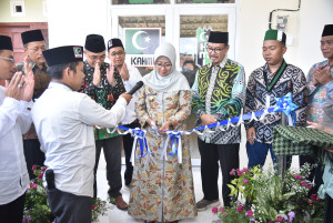 Bupati Lilis Nuryani Resmikan Sekretariat KAHMI dan HMI Kebumen
