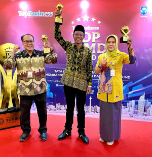 BPR BKK Kebumen Kembali Raih TOP BUMD Bintang 5