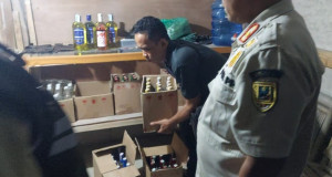 Satpol PP Kebumen Kembali Razia Miras, Sisir Wilayah Barat, Ratusan Botol Diamankan
