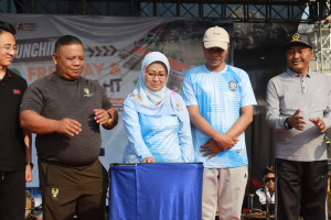 Bupati Lilis Nuryani Launching CFD, CFN dan Pemutaran Lagu Indonesia Raya