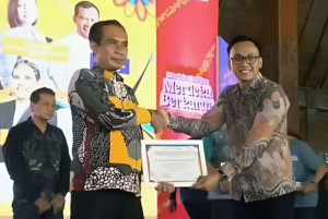 Puncak Festival Literasi Nasional Nyalanesia 2025: Disarpus Kebumen Peroleh Penghargaan Kerjasama Program Literasi Nasional