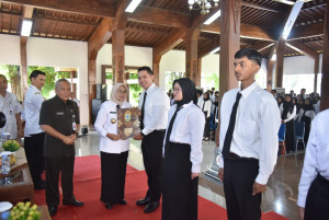 Sebanyak 320 CPNS di Kebumen Terima SK Pengangkatan dari Bupati Lilis Nuryani