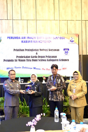 Bupati Lilis Beri Motivasi dan Pembekalan Garda Depan Pelayanan PDAM Kebumen