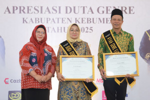 Bupati dan Wakil Bupati Kebumen Resmi Dikukuhkan sebagai Bunda dan Ayah Genre: Komitmen Siapkan Generasi Muda Tangguh dan Berencana