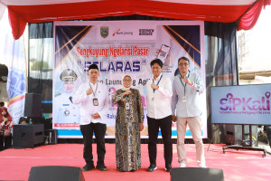 Bupati Lilis Launching SIPKALI dan Gerakan Selaras, Komitmen Wujudkan Pasar Rakyat Tertib dan Sejahtera