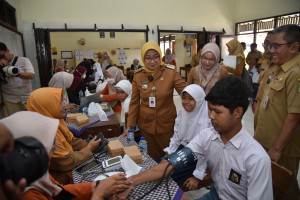 Pemkab Kebumen Mengadakan Pemeriksaan Kesehatan Gratis untuk 235 Ribu Siswa Sekolah