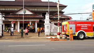 Sinergi TNI, Polri, dan Pemkab Kebumen: Gotong Royong Bersihkan DPRD Pasca Demo