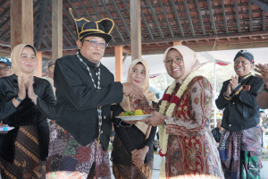 Grebeg Rolasan di Pantai Mliwis: Tradisi Meriah Pererat Kebersamaan dan Dukung Wisata Budaya