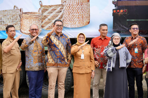 UMKM Kebumen Mampu Bersaing di Pasar Global: Bupati Lepas Ekspor Perdana Agrominafiber ke Amerika Serikat