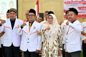 Hadir di Pelantikan PKS, Bupati Lilis Nuryani Dorong Sinergi Parpol untuk Kesejahteraan Kebumen