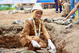 Bupati Lilis Nuryani Resmikan Pembangunan Pabrik Sarung Tangan PT JJG Spotec Indo