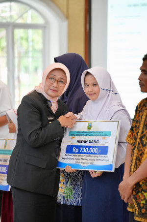 Rp64,2 Miliar Hibah dan Bansos Disalurkan untuk 6.345 Siswa dan 1.386 Lembaga di Kebumen