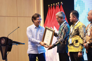 Gubernur Ahmad Luthfi Raih Penghargaan Nasional atas Keberhasilan Tekan Angka Stunting