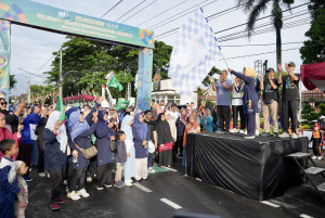 Milad ke-113 Muhammadiyah, Ribuan Peserta Ikuti Jalan Sehat Berhadiah