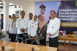 Buka Komsos di Ayah, Bupati Tekankan Kewaspadaan Dini Menjelang Libur Akhir Tahun