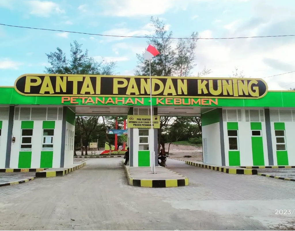 Pantai Pandankuning Petanahan